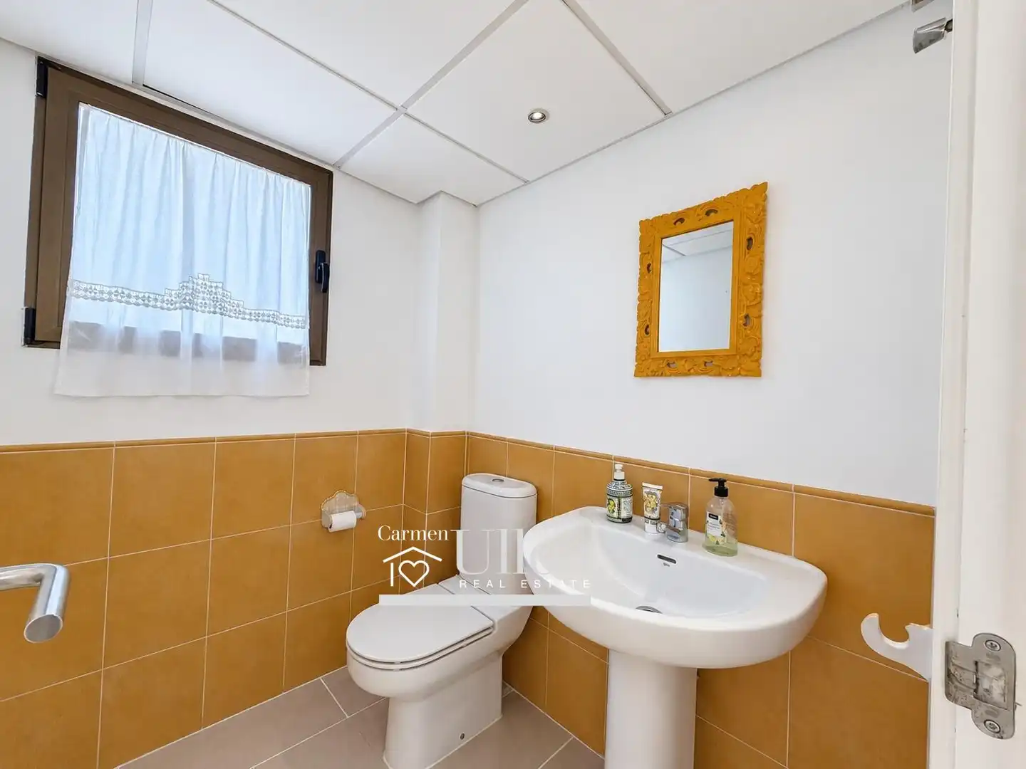 Baño de Casa o chalet en venta en Alicante / Alacant con Aire acondicionado, Calefacción y Jardín privado