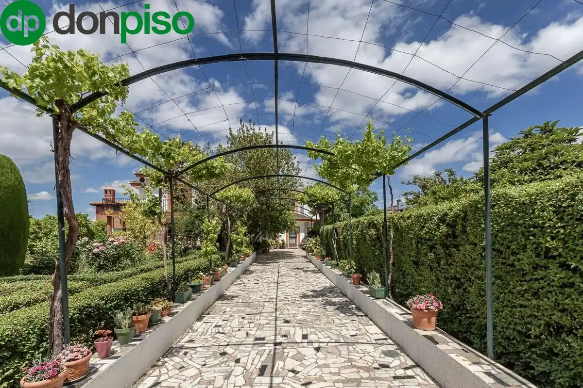 Detached house with pool for sale in Calle del Albaricoque 3, imagen 6