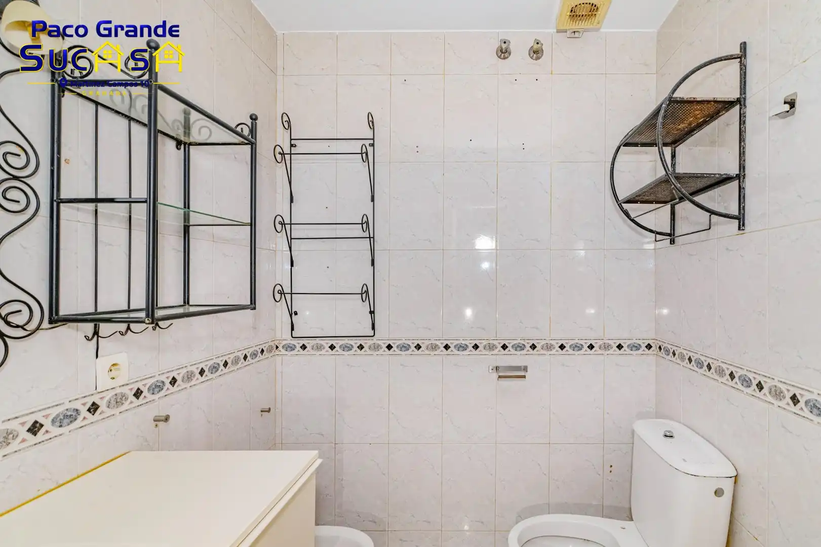 Baño de Piso en venta en La Zubia con Aire acondicionado, Calefacción y Balcón