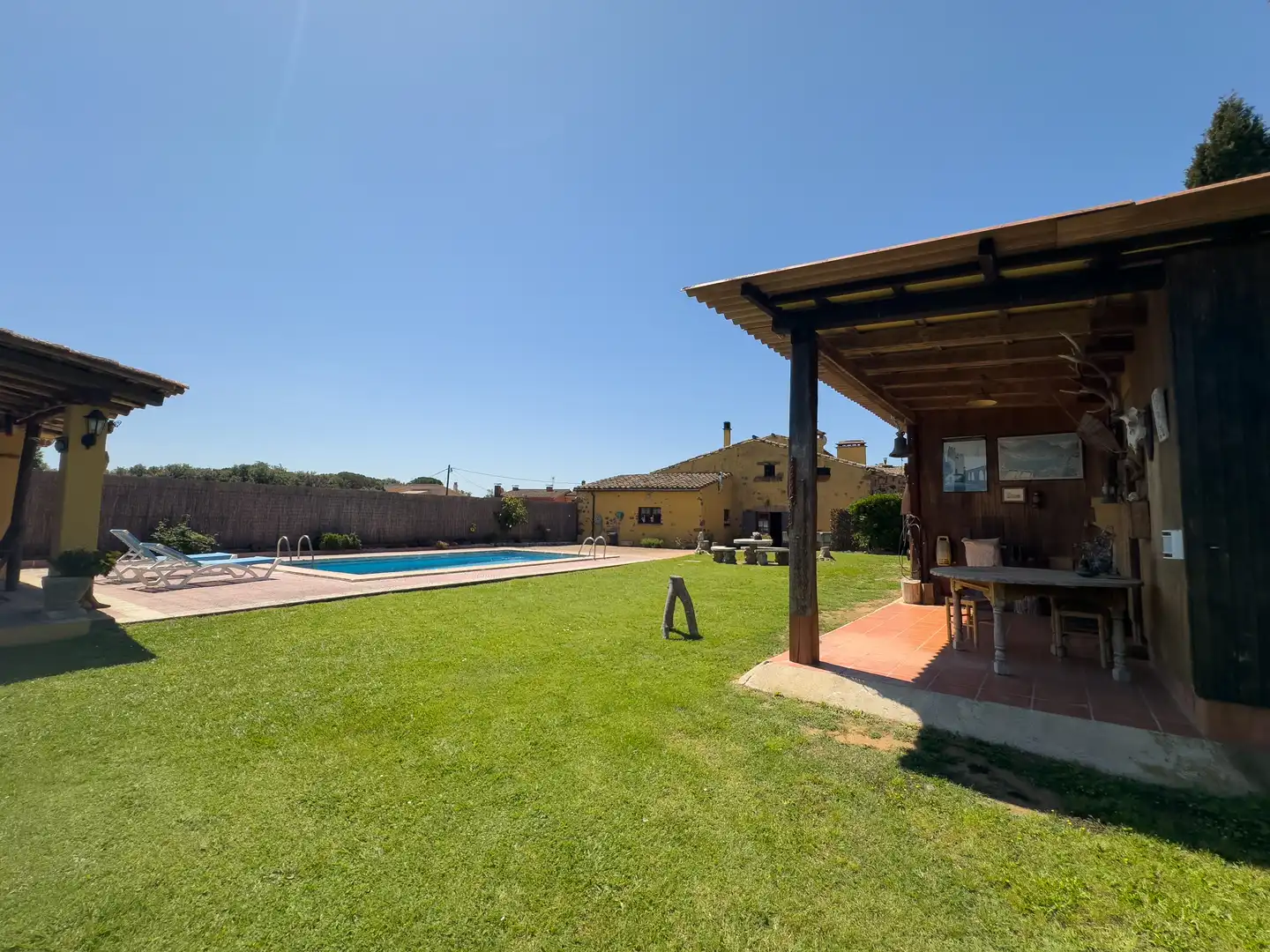Casa rústica con piscina en venta en Aiguaviva, imagen 6