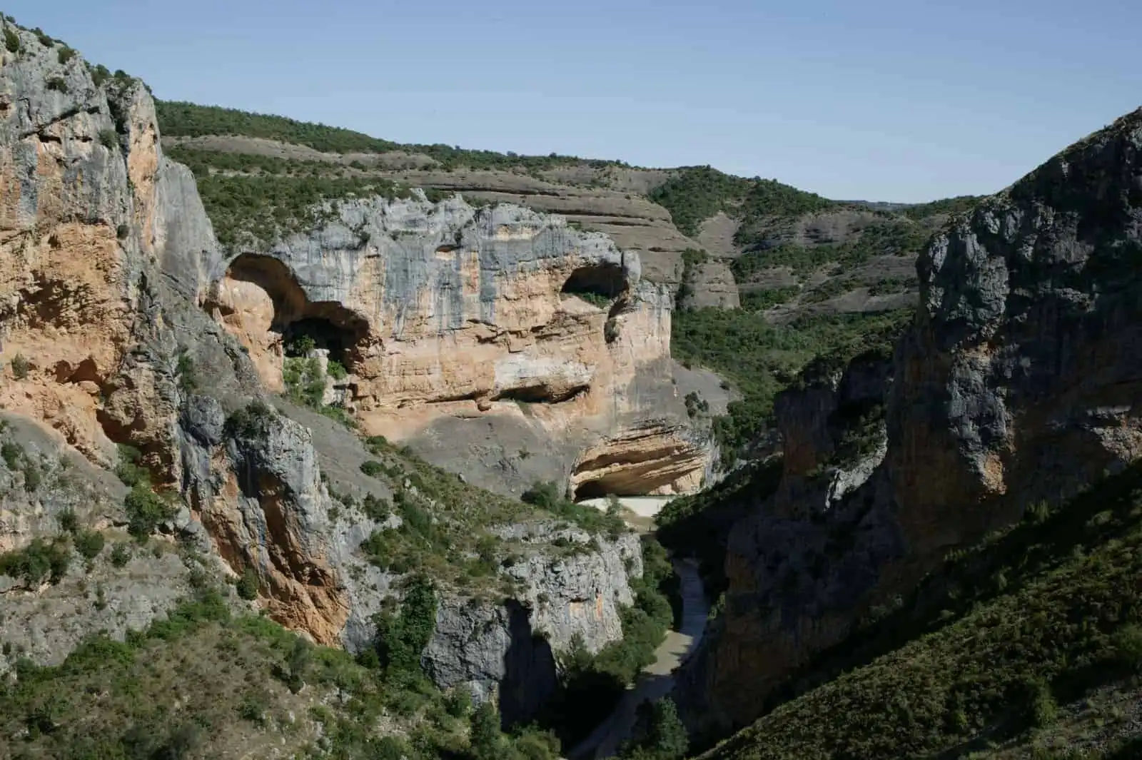 Vista exterior de Casa o xalet en venda en Alquézar amb Jardí privat