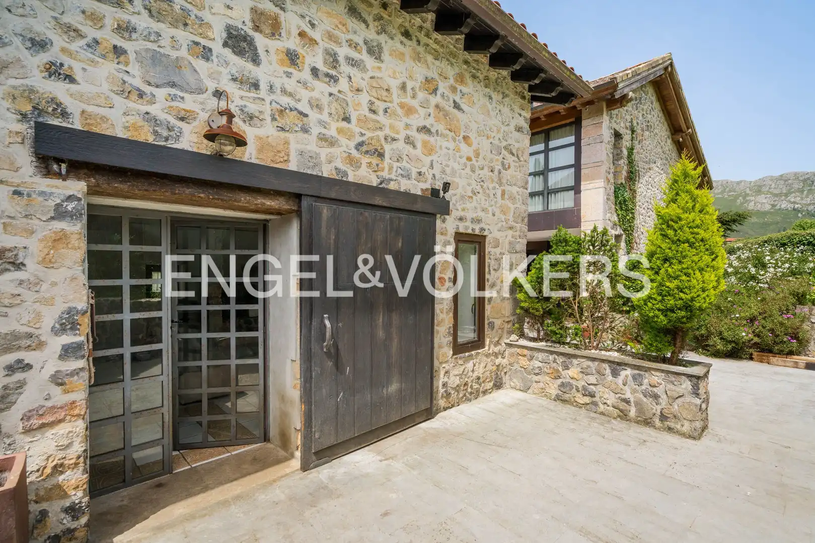 Vista exterior de Casa o chalet en venta en Cangas de Onís con Calefacción, Jardín privado y Terraza