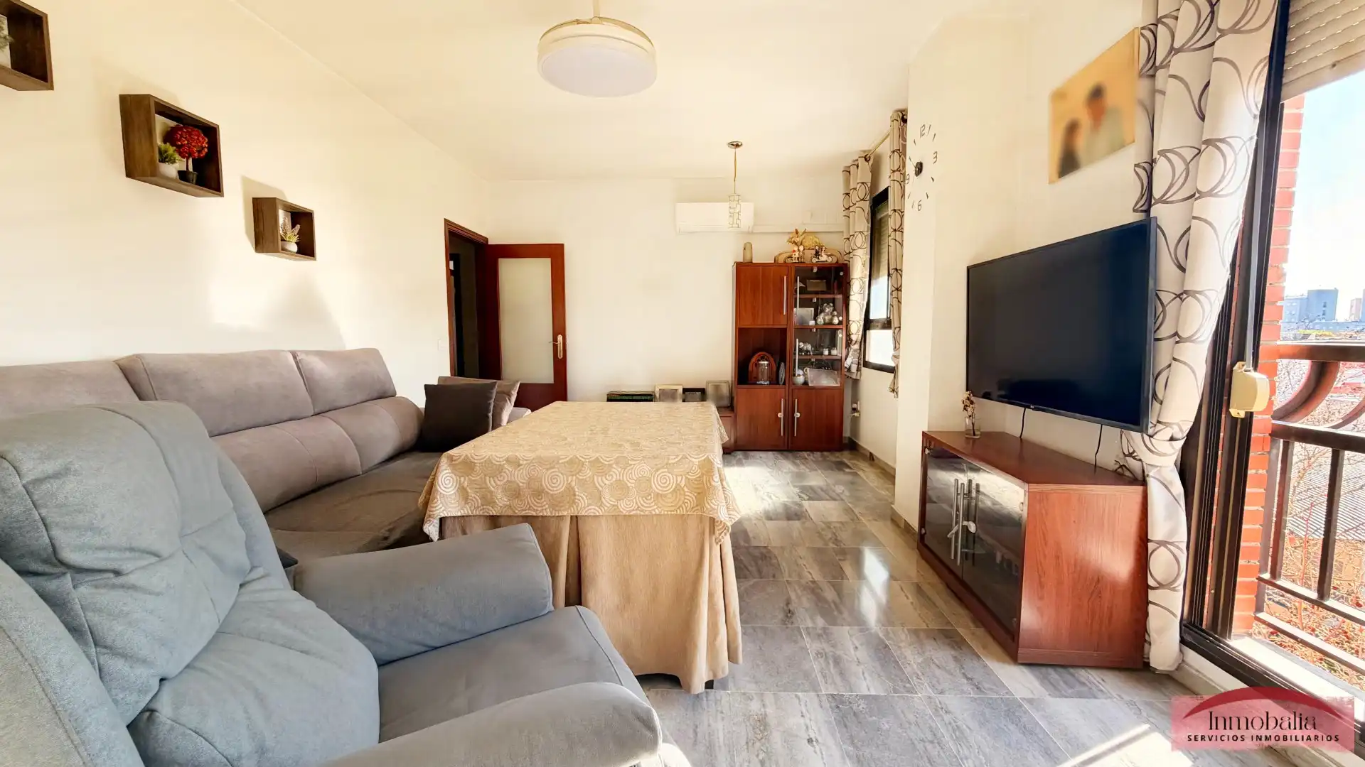 Sala de estar de Piso en venta en Sevilla con Aire acondicionado y Piscina comunitaria