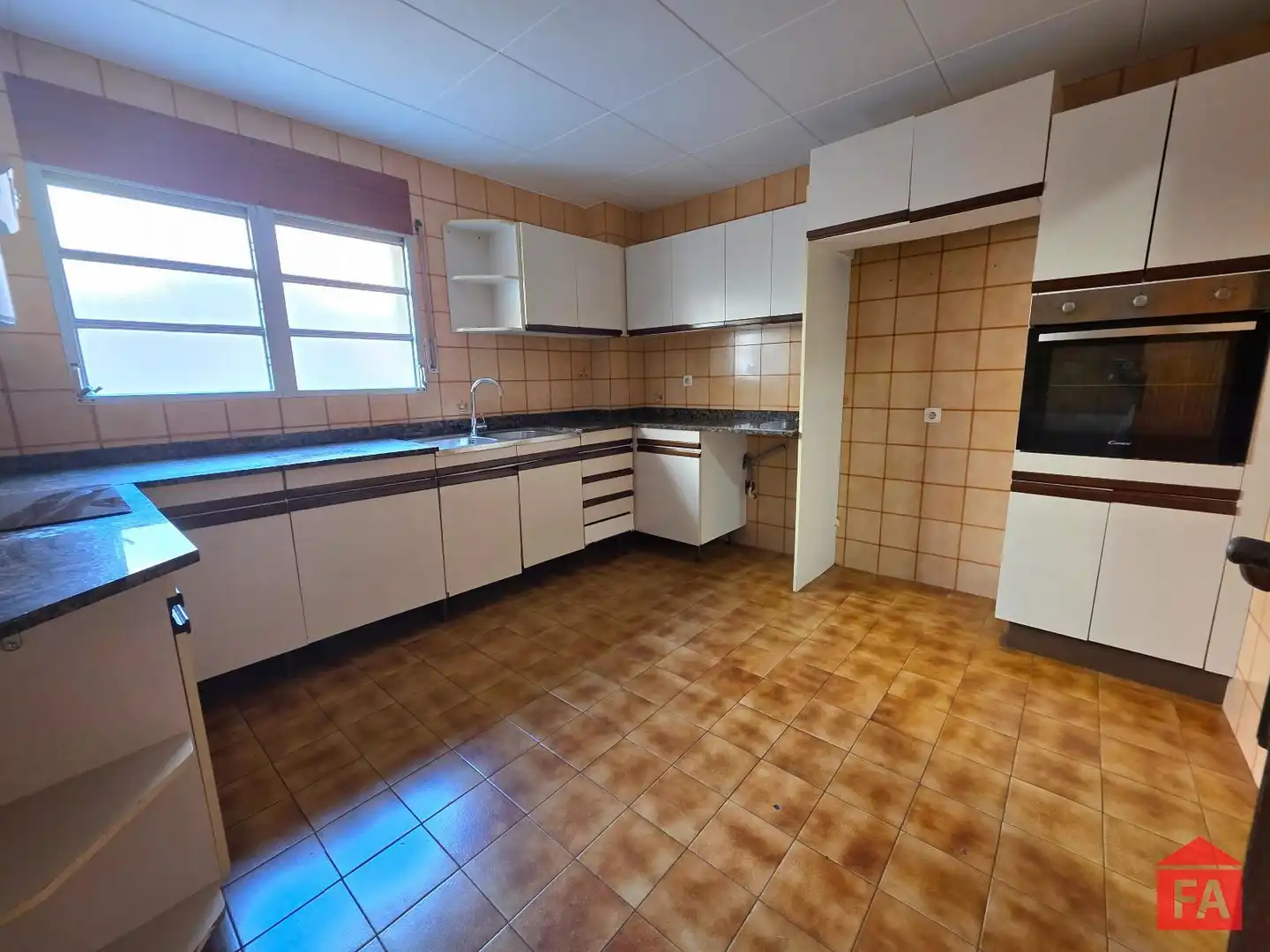 Cuina de Casa o xalet en venda en Banyeres del Penedès amb Calefacció, Terrassa i Traster
