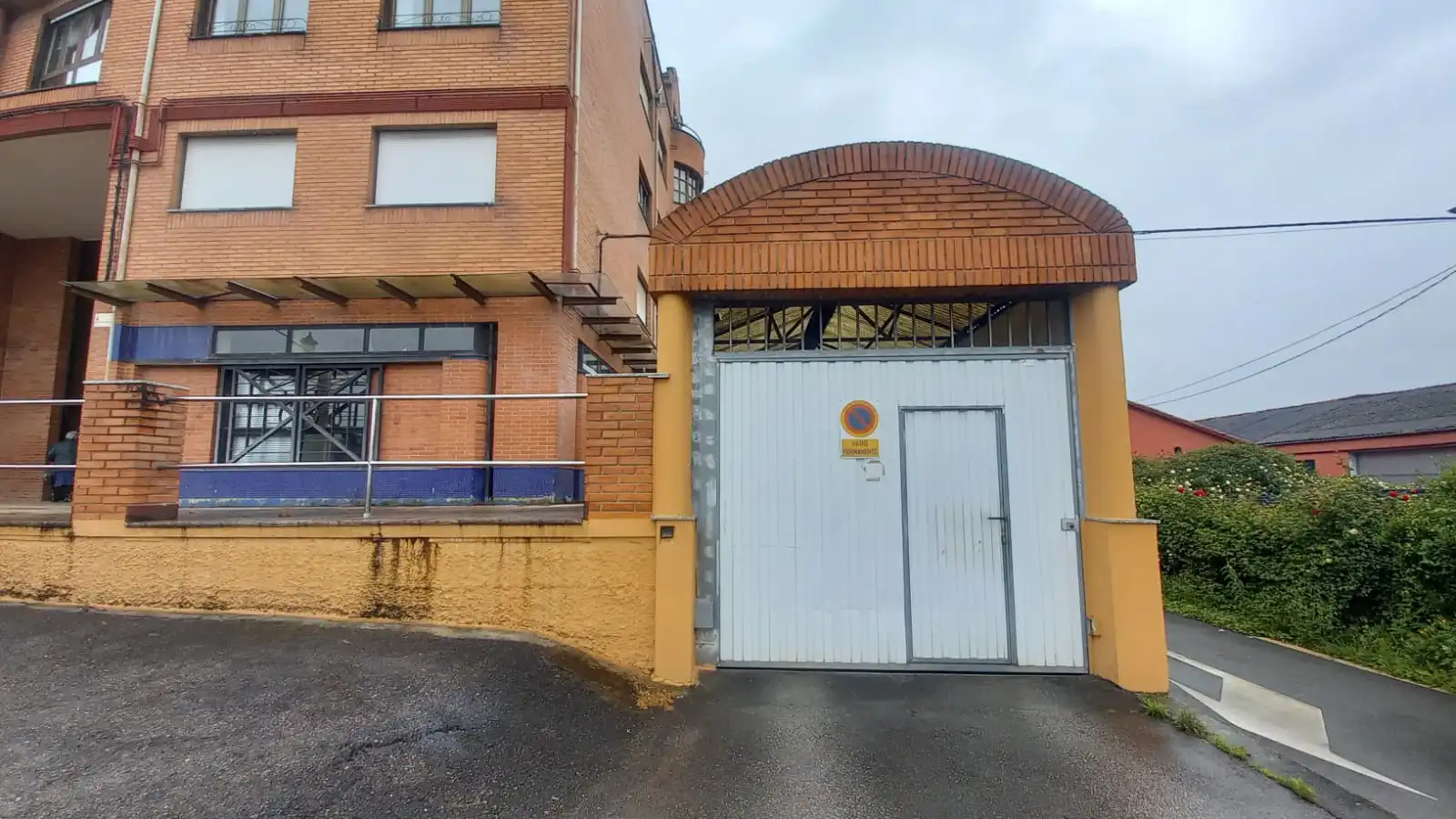 Exterior view of Garage for sale in Siero