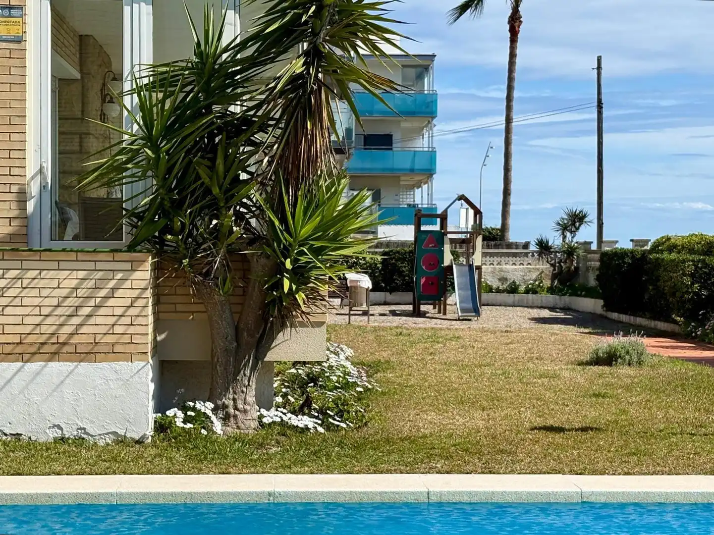 Exterior view of Flat for sale in Castelldefels  with Private garden, Terrace and Storage room