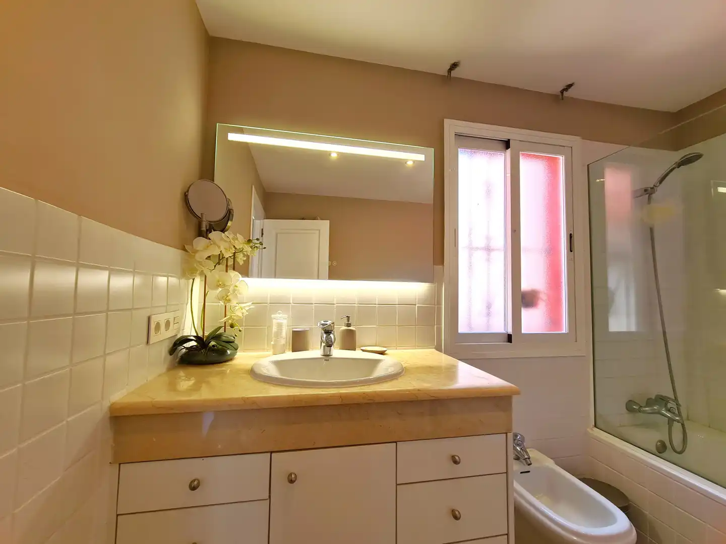 Bathroom of Detached homes for sale in Estepona  with Air Conditioner, Private garden and Terrace