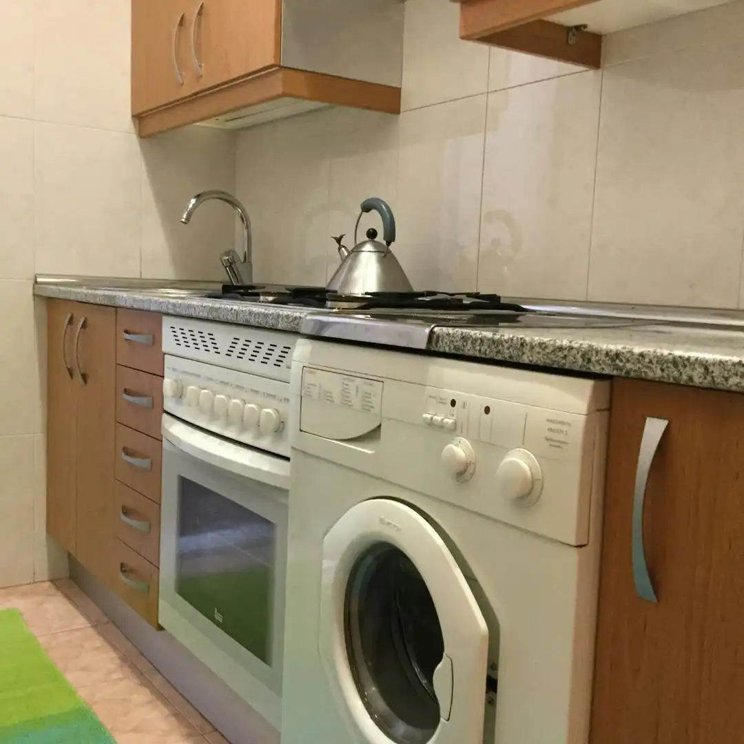 Cuina de Pis de lloguer en  Madrid Capital amb Calefacció, Moblat i TV