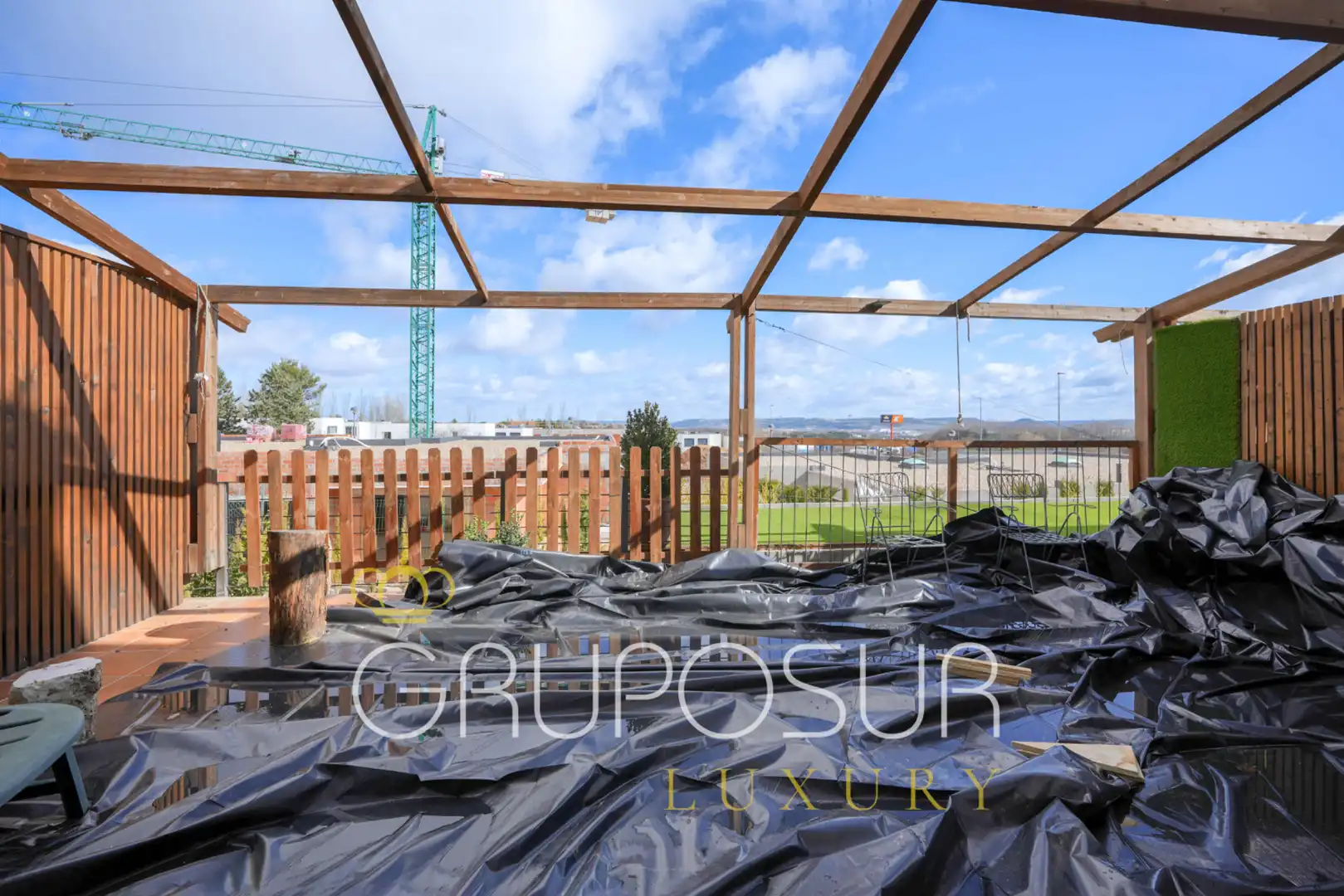 Terrasse von Einfamilien-Reihenhaus zum Verkauf in Valladolid mit Klimaanlage, Heizung und Terrasse