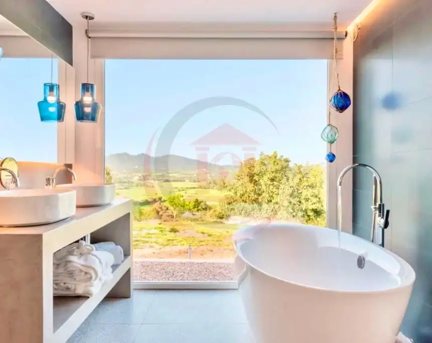 Badezimmer von Gebäude zum Verkauf in Girona
