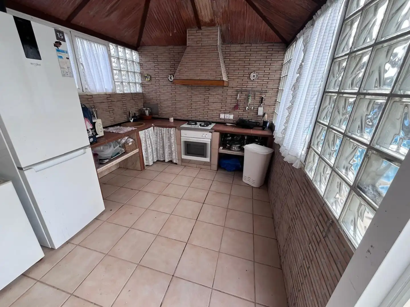Cocina de Casa o chalet en venta en Chiclana de la Frontera con Aire acondicionado, Jardín privado y Parquet
