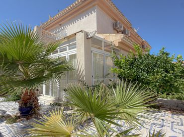 Maison jumelée avec piscine à vendre à Orihuela Costa