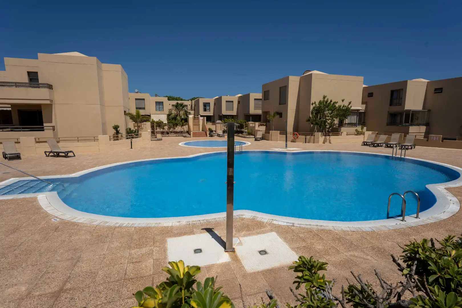 Piscina de Casa adosada en venda en Granadilla de Abona amb Aire condicionat, Terrassa i Moblat