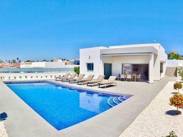 Xalet amb piscina en venda a Rafal