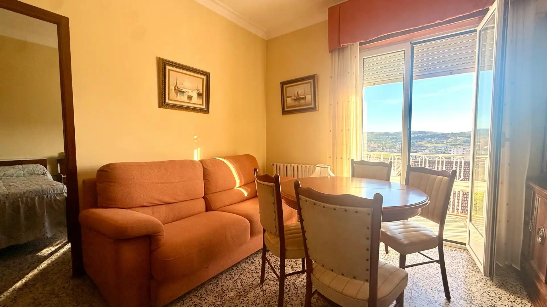 Living room of Flat for sale in Ourense Capital   with Heating, Storage room and Furnished