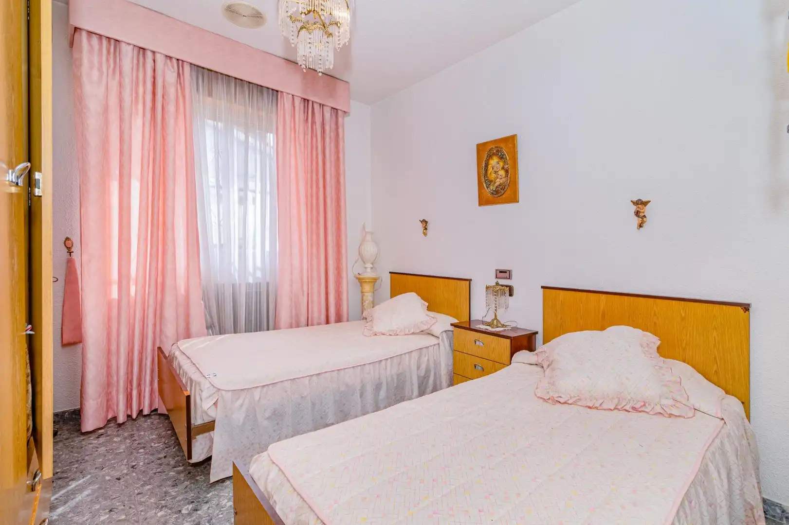 Habitación de Casa o chalet en venta en Peligros con Terraza, Piscina y Amueblado
