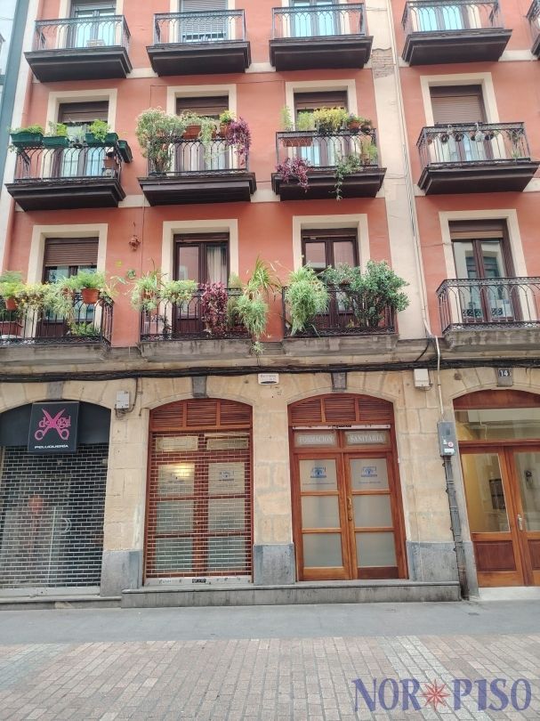 Vista exterior de Local en venta en Bilbao  con Amueblado