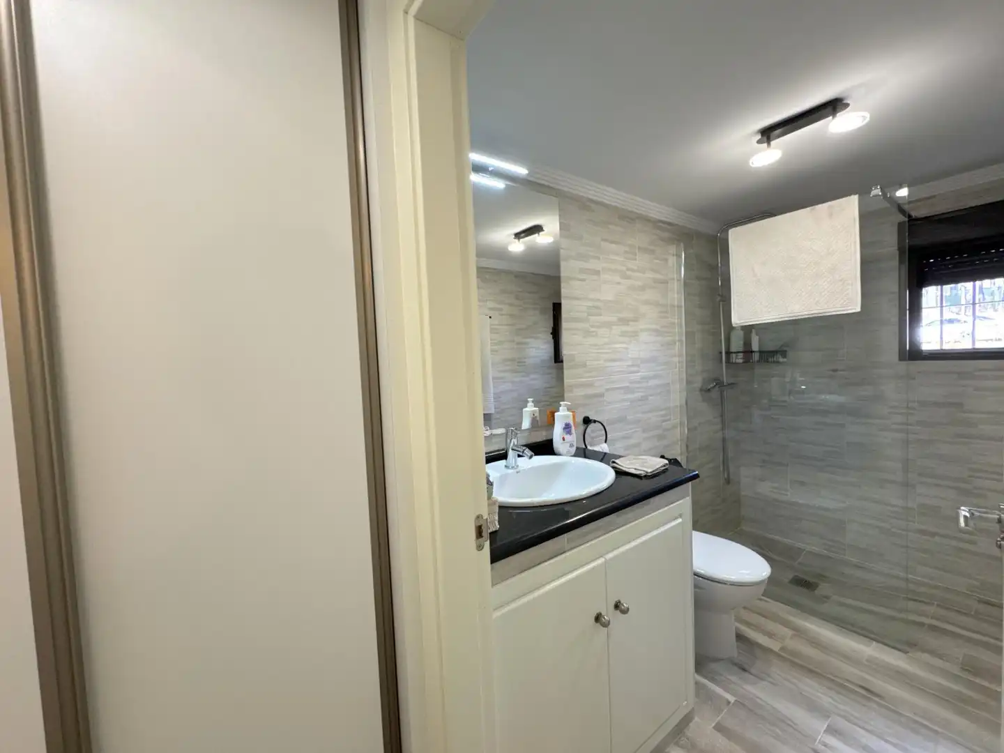 Bathroom of Houses for sale in Candeleda  with Heating, Storage room and Furnished