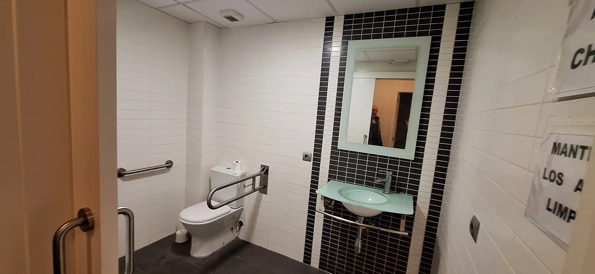 Bathroom of Industrial buildings for rent in La Pobla de Farnals