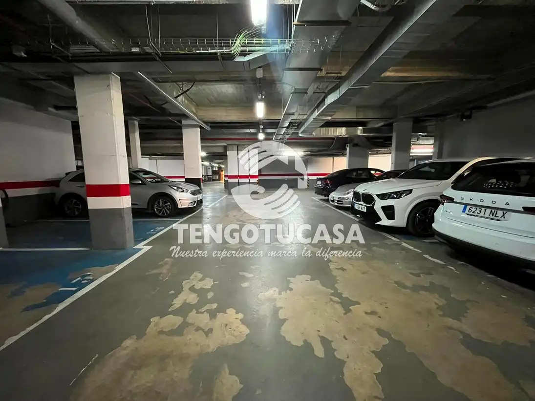 Parking of Flat for rent in Madrid  with Air Conditioner