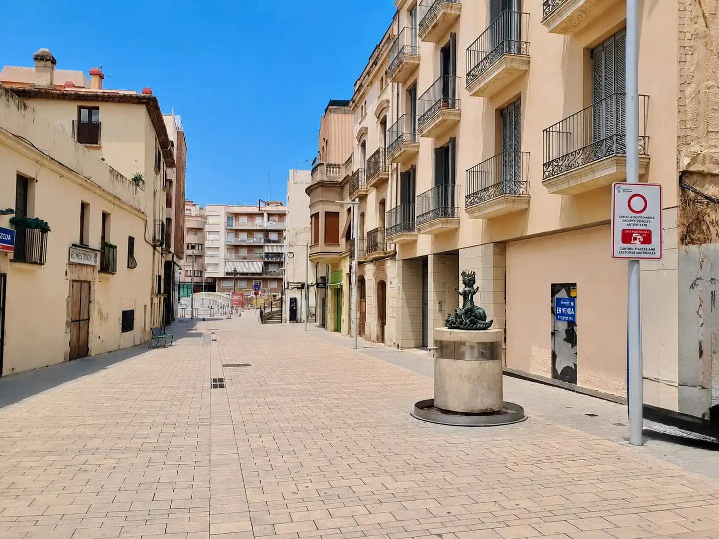 Business premises for sale in Carrer de les Quatre Fonts 10, imagen 3