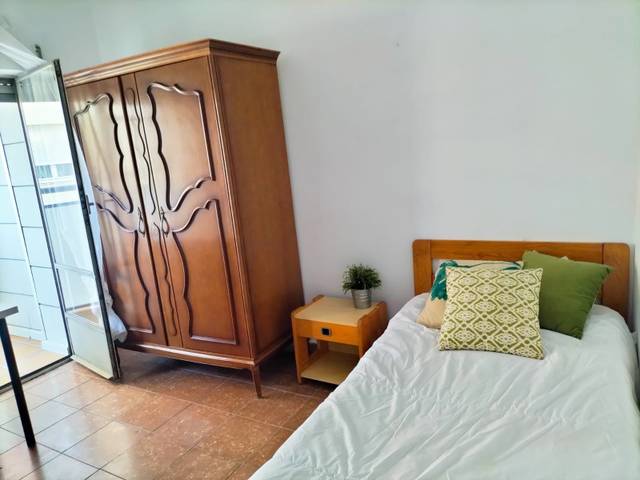 Piso en Alquiler en Avenida de Portugal en Garrido Sur