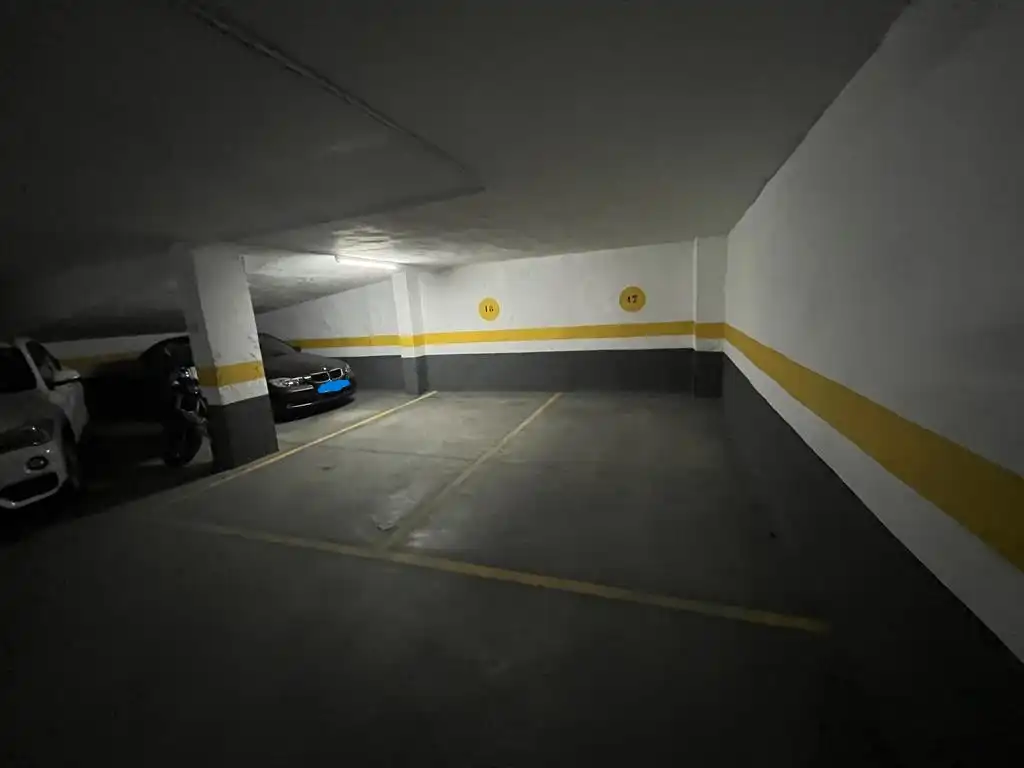 Individual con ascensor en alquiler en Avenida de España