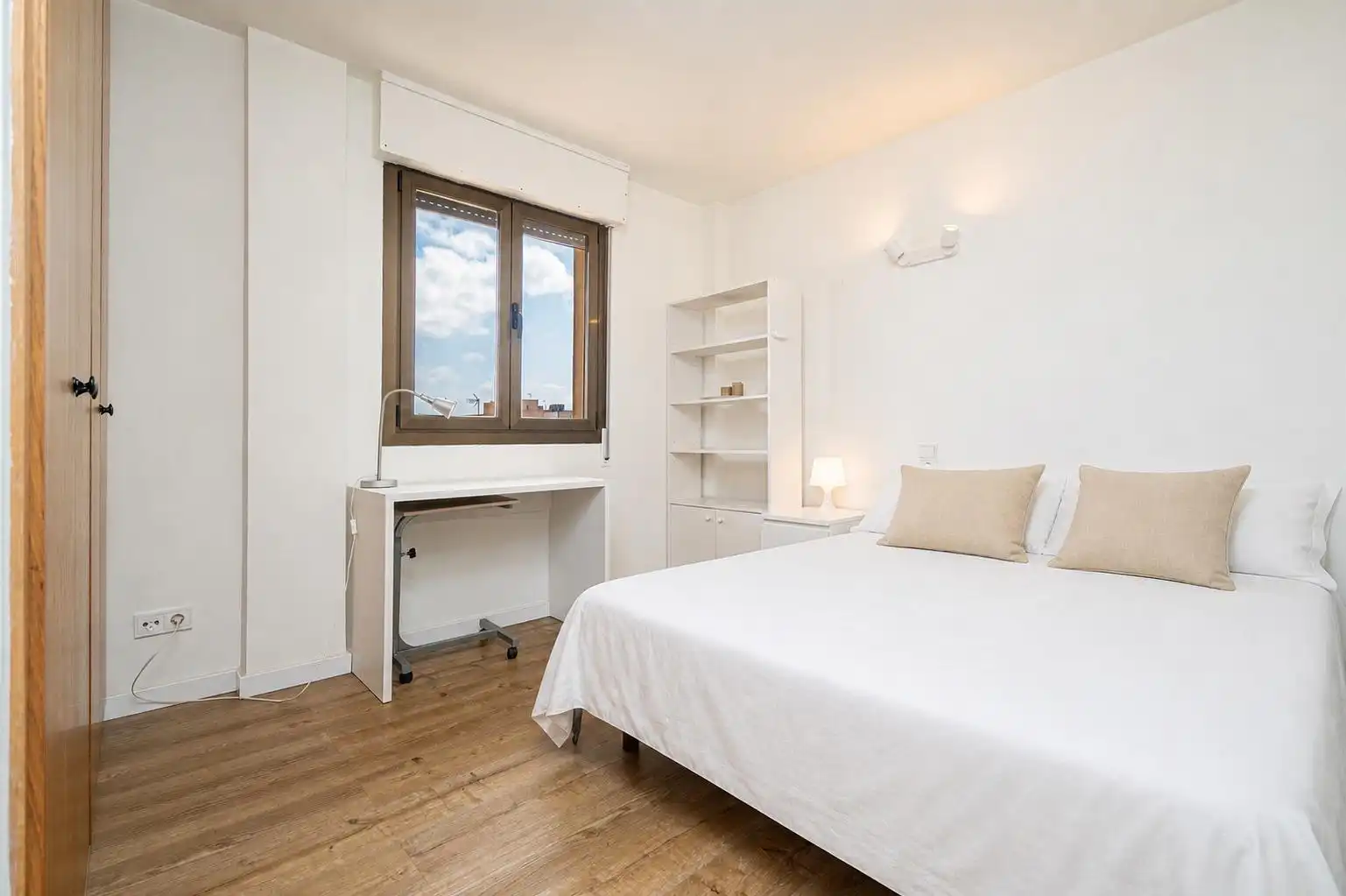 Habitación de Piso de alquiler en  Palma de Mallorca con Aire acondicionado, Calefacción y Amueblado