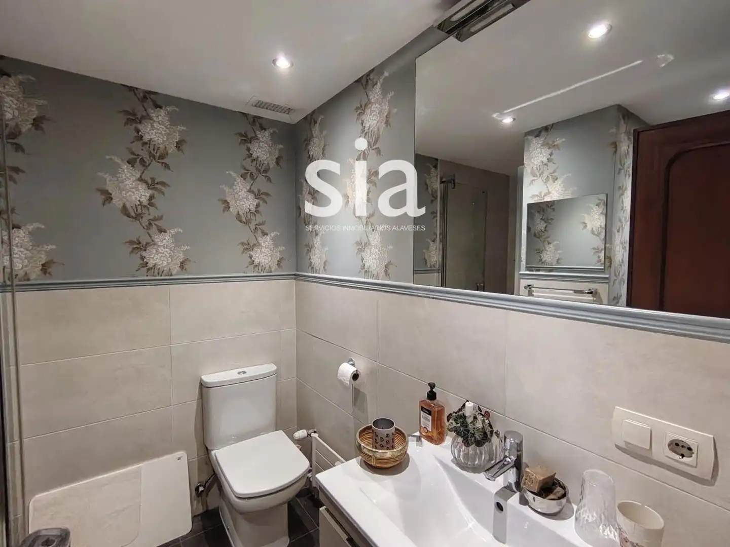 Badezimmer von Wohnung zum Verkauf in Vitoria - Gasteiz mit Heizung, Abstellraum und Möbliert