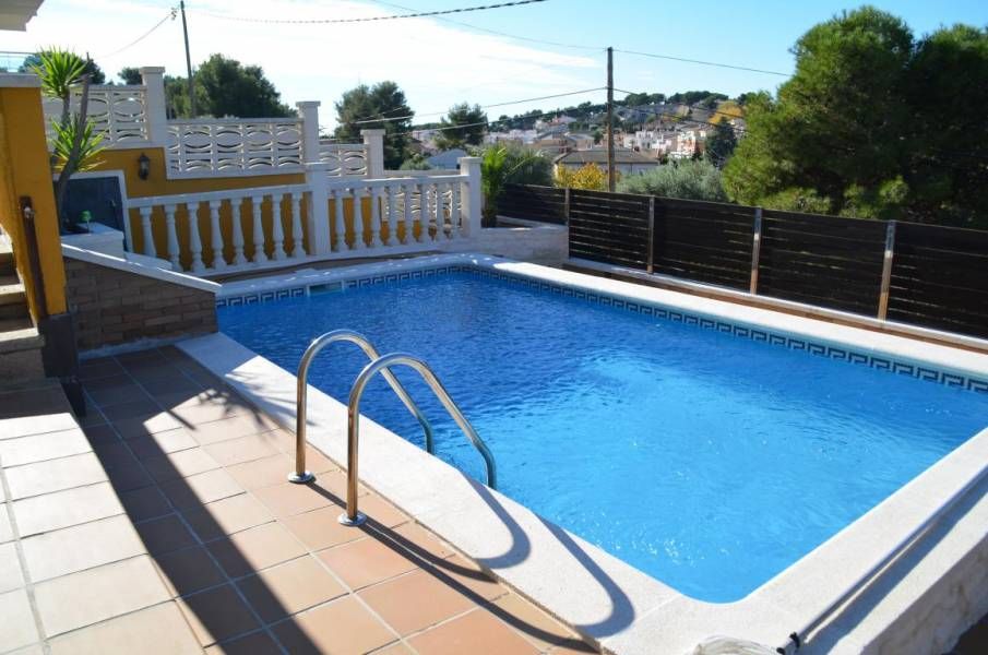 Swimming pool of House or chalet for sale in Calafell  with Air Conditioner, Heating and Private garden