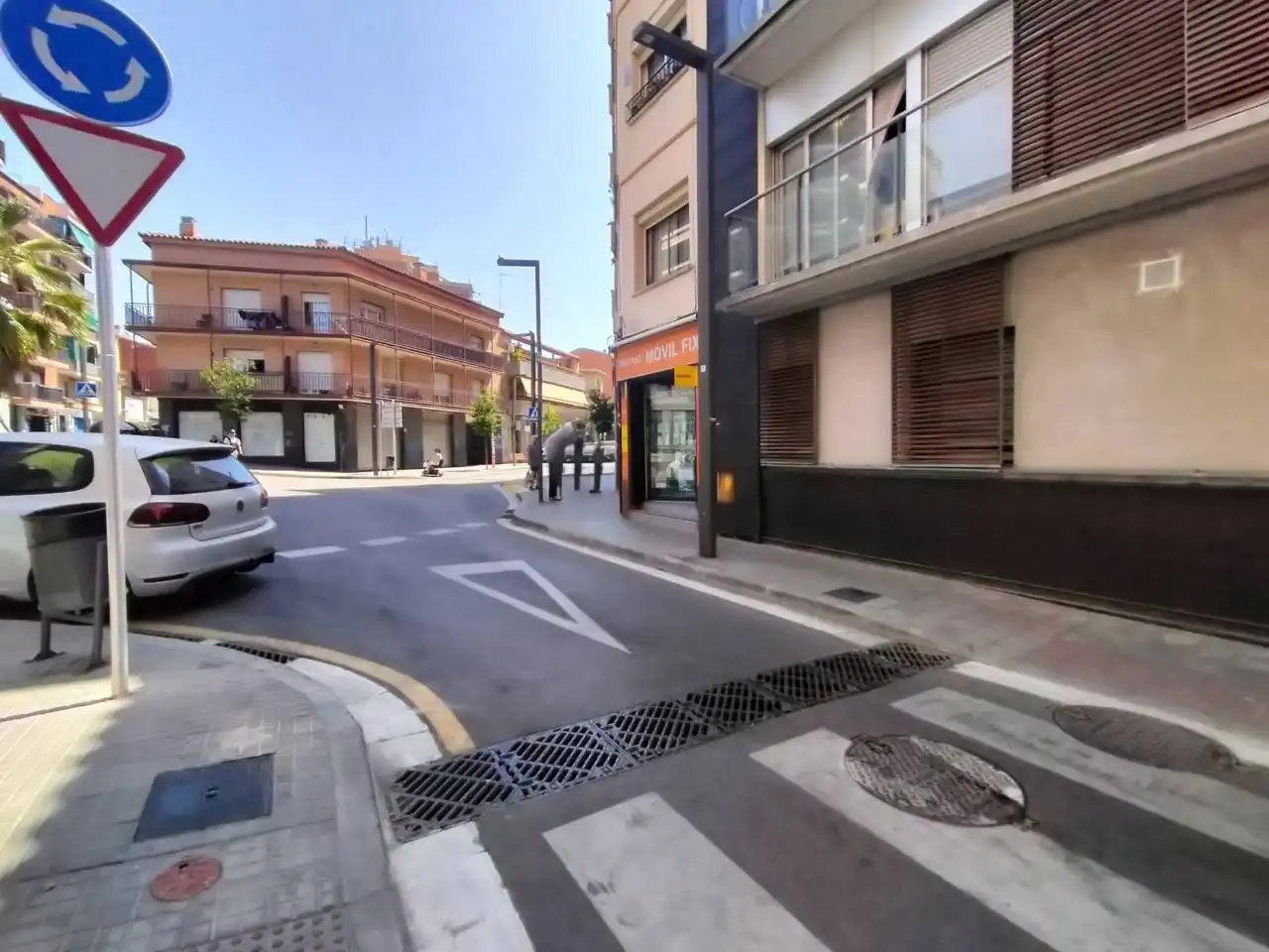 Vista exterior de Local en venta en Rubí con Aire acondicionado