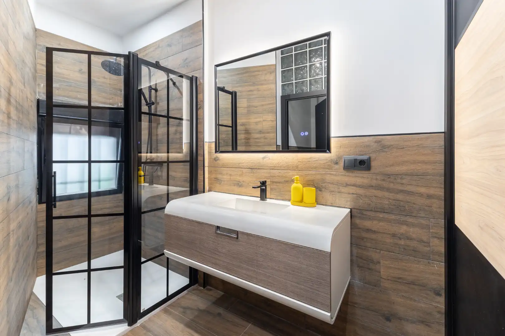 Baño de Apartamento de alquiler en Madrid con Aire acondicionado, Calefacción y Amueblado