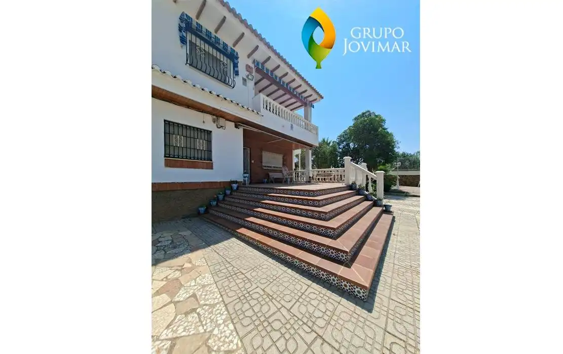Vista exterior de Casa o chalet en venta en Guadix con Calefacción, Piscina y Amueblado