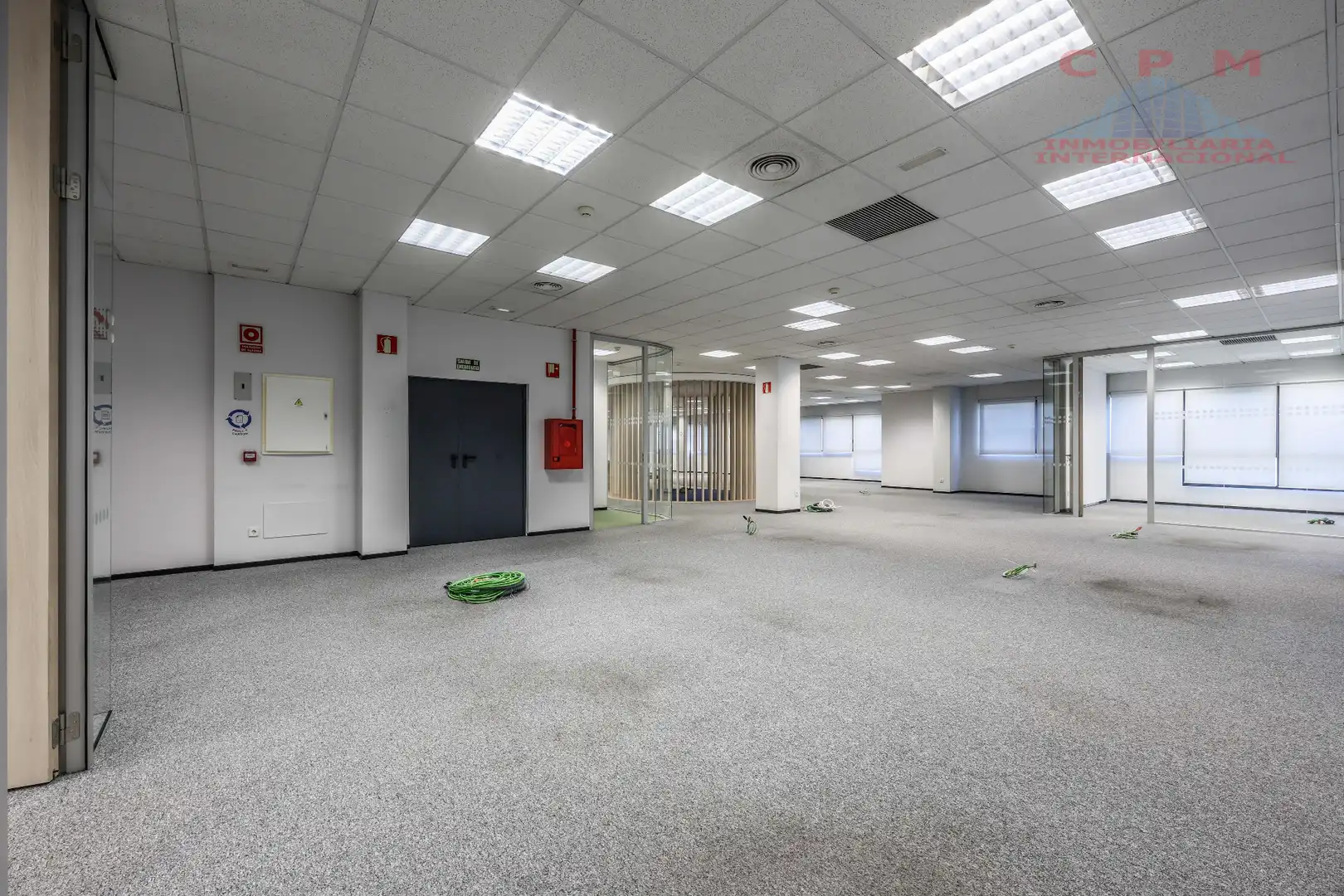 Gebäude zur Miete in Madrid mit Alarm