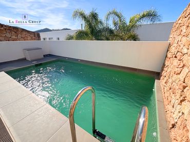 Adosado con piscina en venta en Roca Llisa
