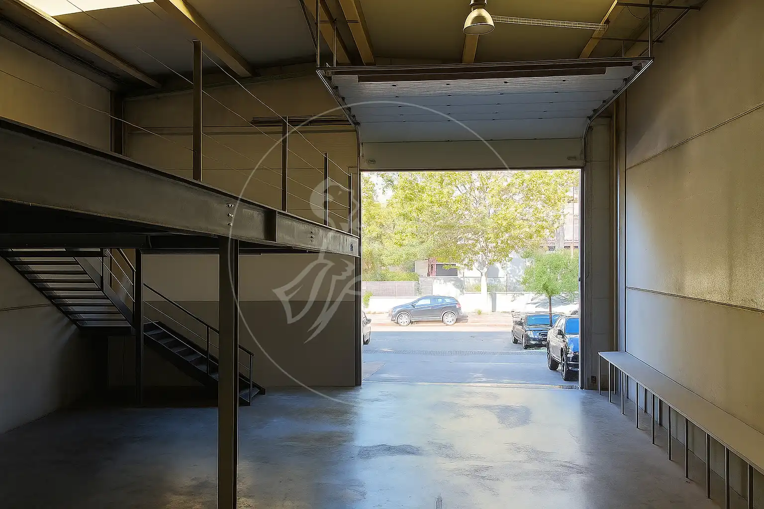 Nau industrial de lloguer en Sant Cugat del Vallès amb Alarma
