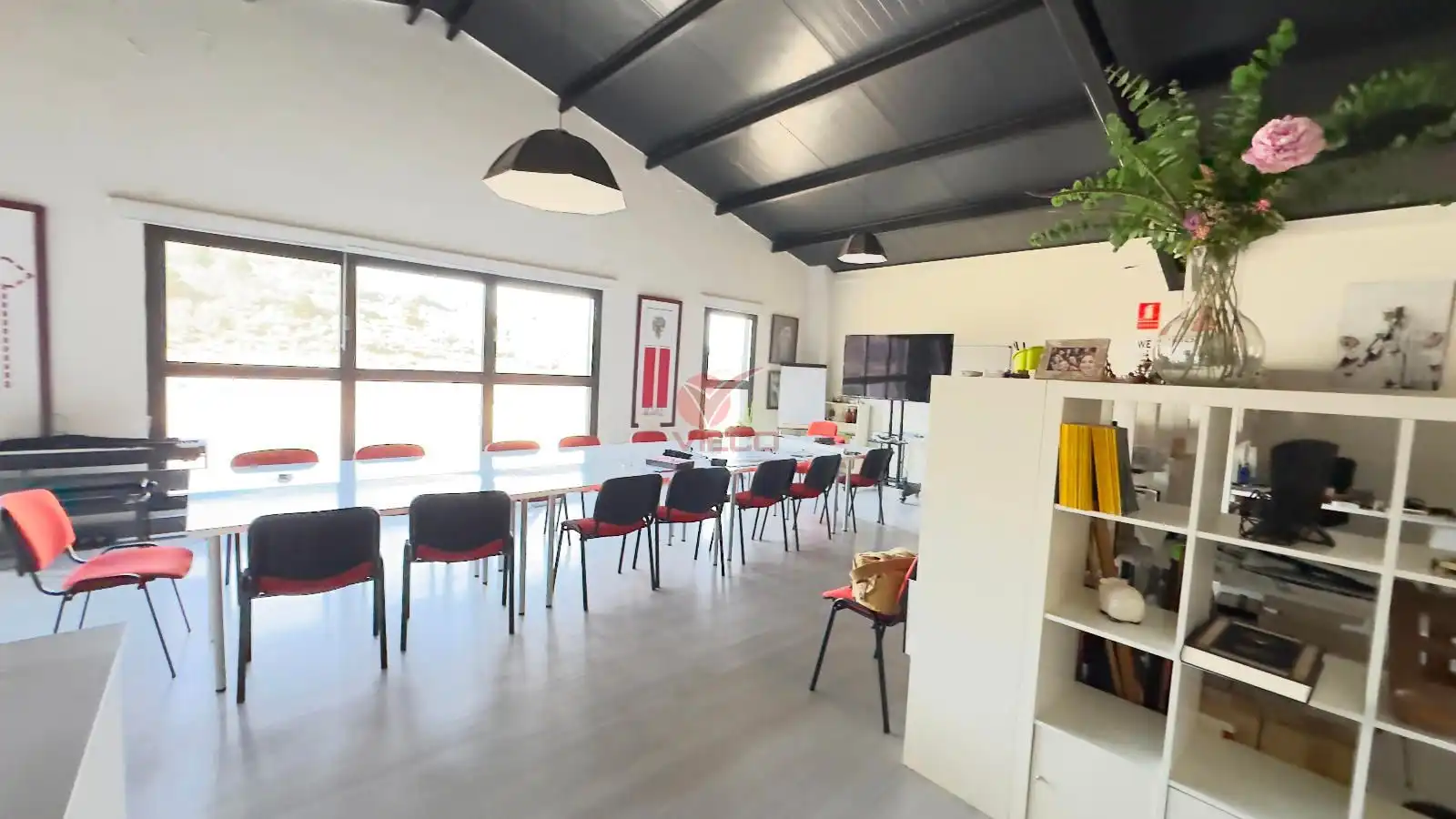 Büro zur Miete in Cuenca mit Klimaanlage, Heizung und Internet