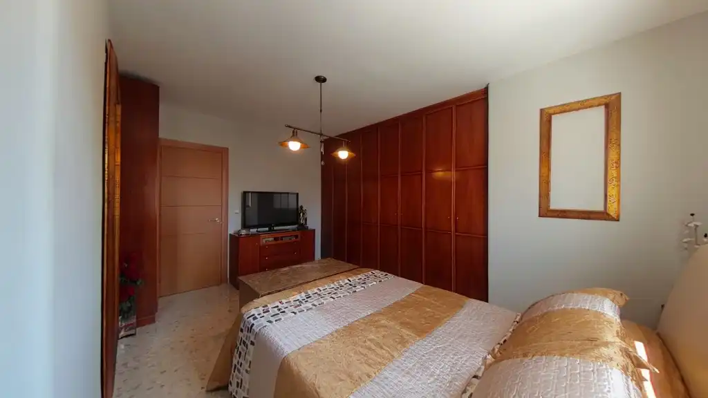 Habitación de Ático en venta en Vélez-Málaga con Aire acondicionado, Terraza y Amueblado