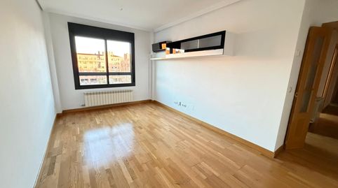 Foto 3 de Piso en venta en Calle del Mulhacén, Pinar del Jalón, Valladolid Capital