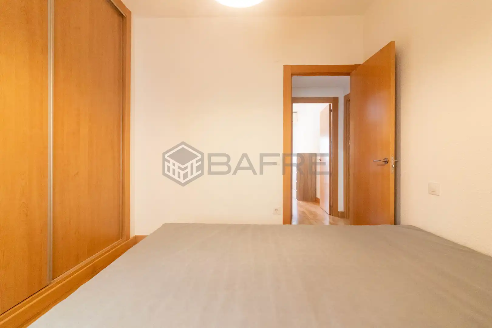 Bedroom of Flat for sale in Madrid  with Air Conditioner, Heating and Terrace