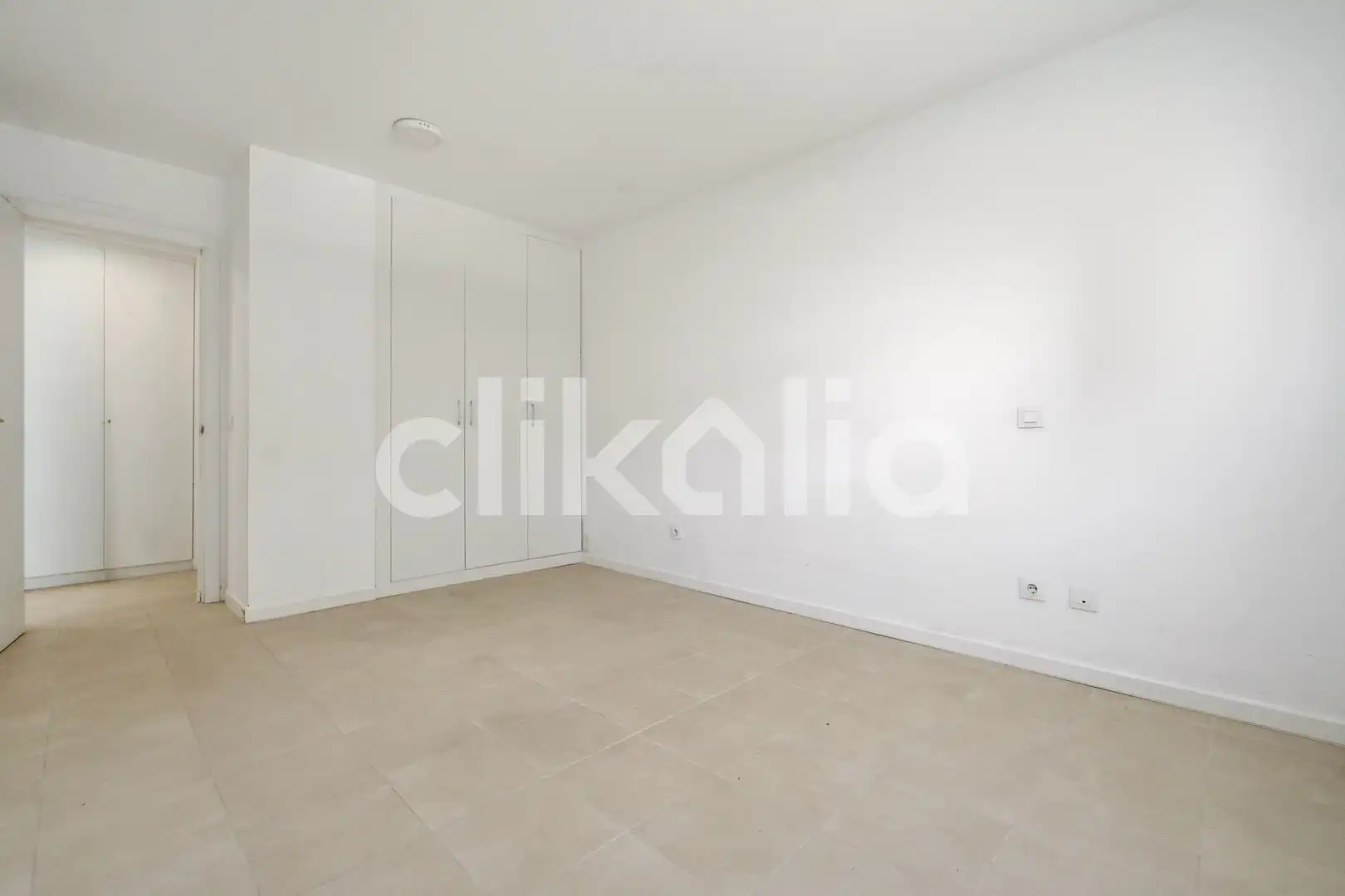 Habitación de Piso en venta en Tres Cantos con Calefacción, Trastero y Piscina