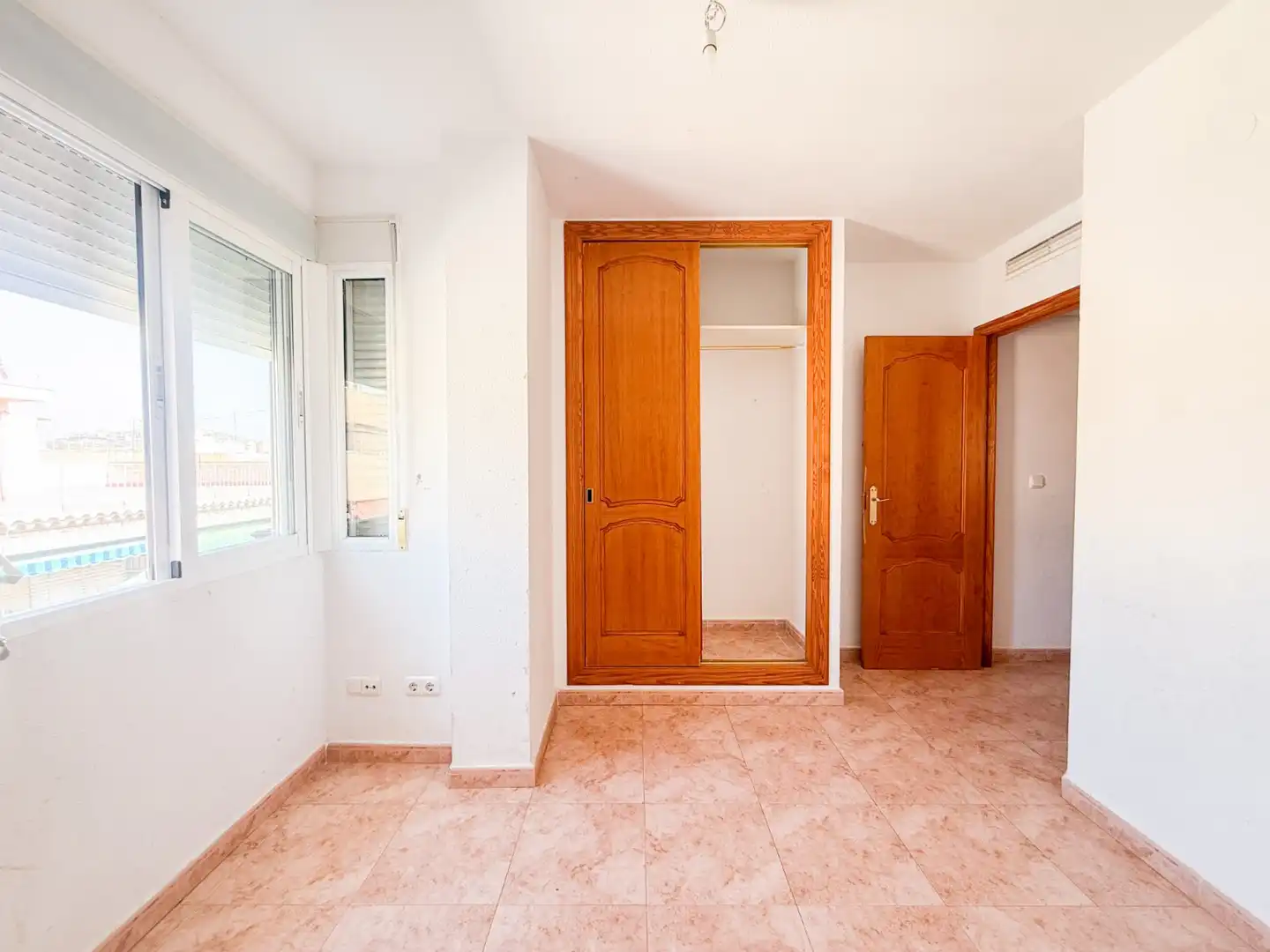 Habitación de Apartamento en venta en Águilas con Balcón