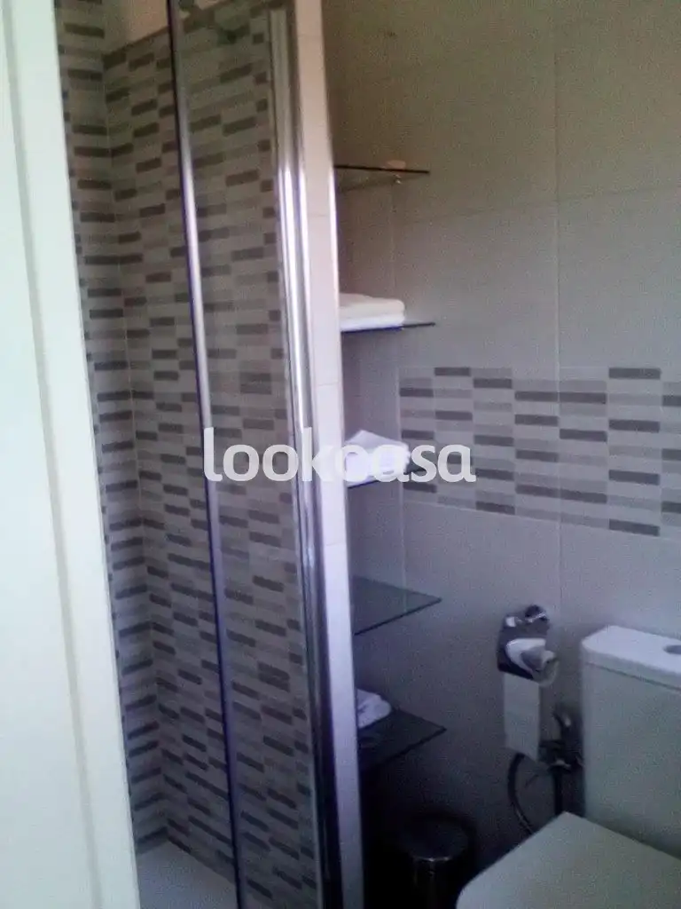 Badezimmer von Wohnung zum Verkauf in Sanxenxo mit Privatgarten, Terrasse und Möbliert