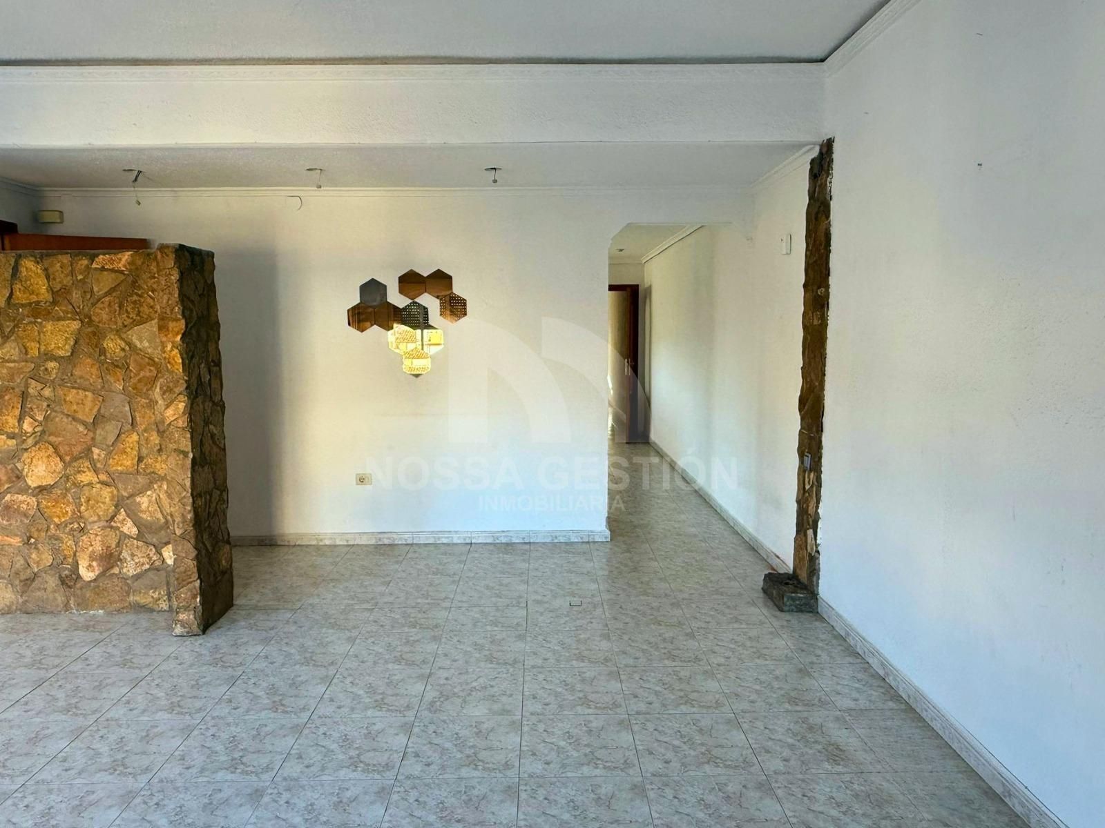 Piso en venta en Calle TOSQUELLA, Plaza Illes Columbretes, Norte