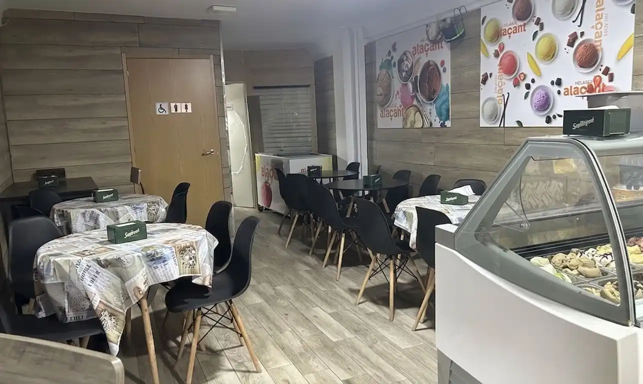 Local en venta en Antequera