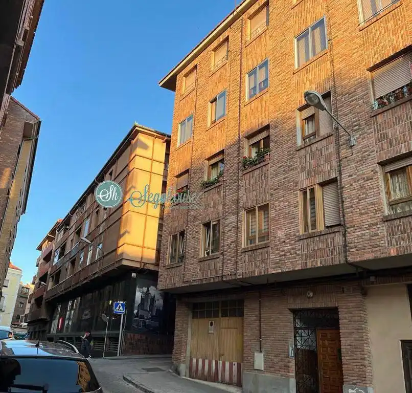 Vista exterior de Piso en venta en Segovia con Calefacción y Trastero