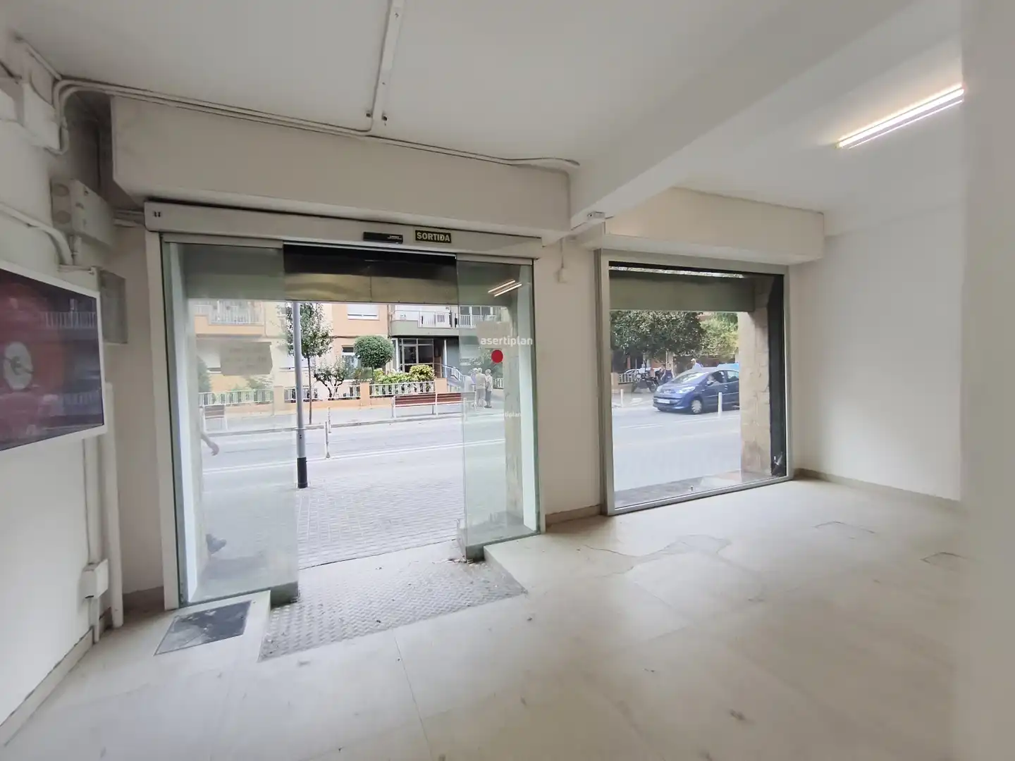 Local comercial de lloguer a Carrer Miquel Biada