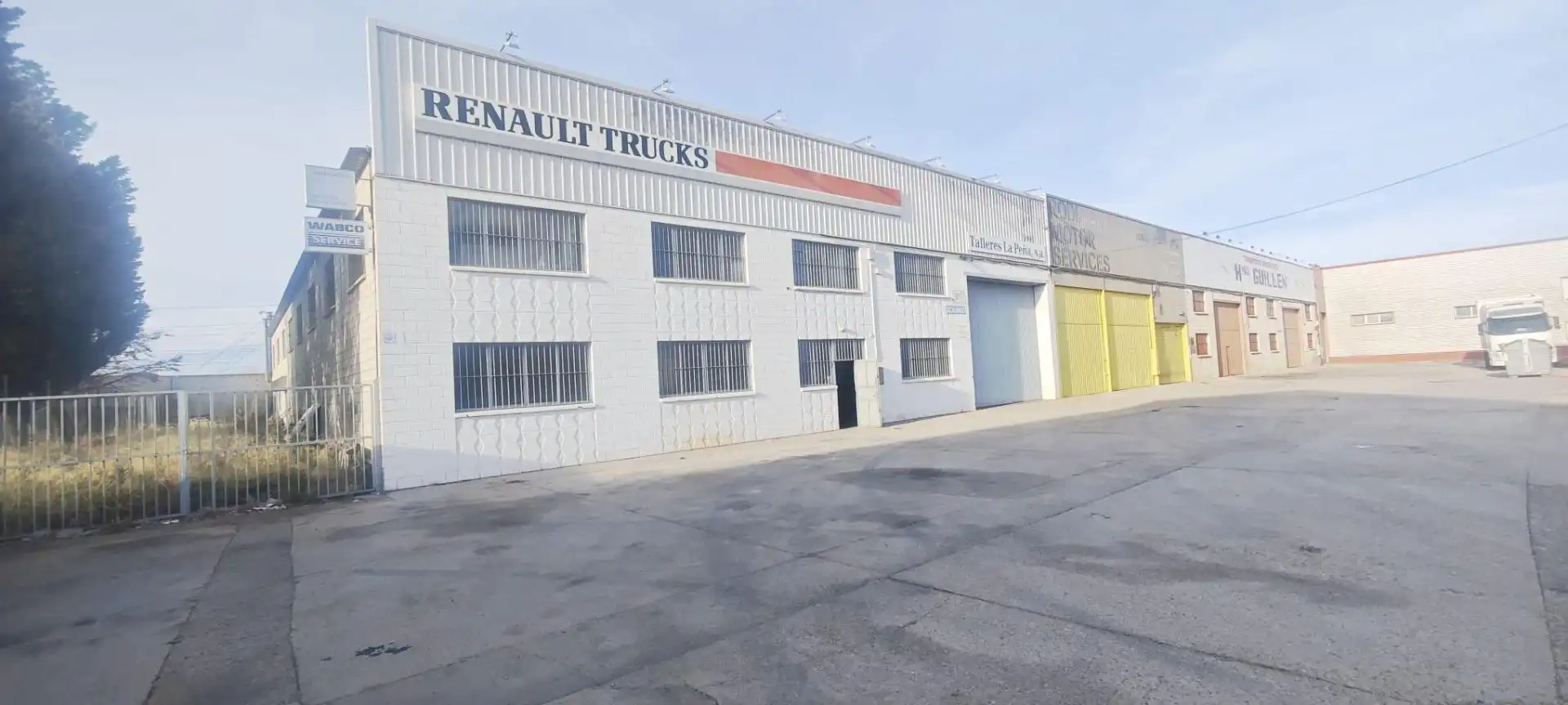 Exterior view of Industrial buildings for sale in Calatayud