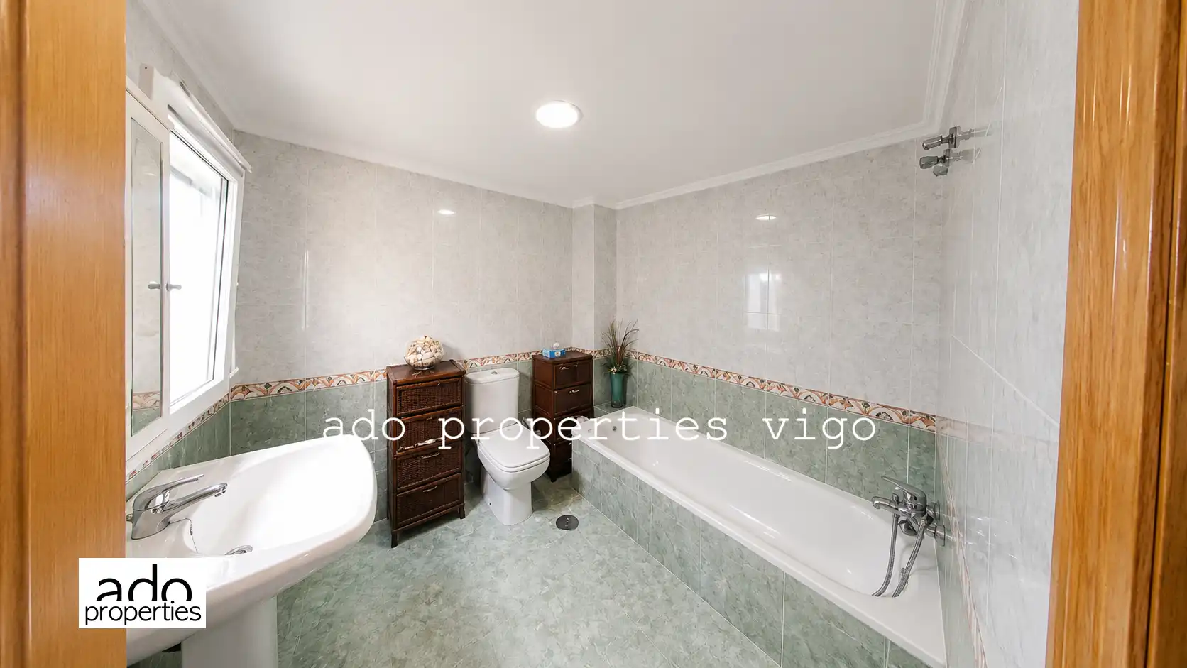 Bathroom of Flat for sale in Redondela  with Heating, Furnished and Oven