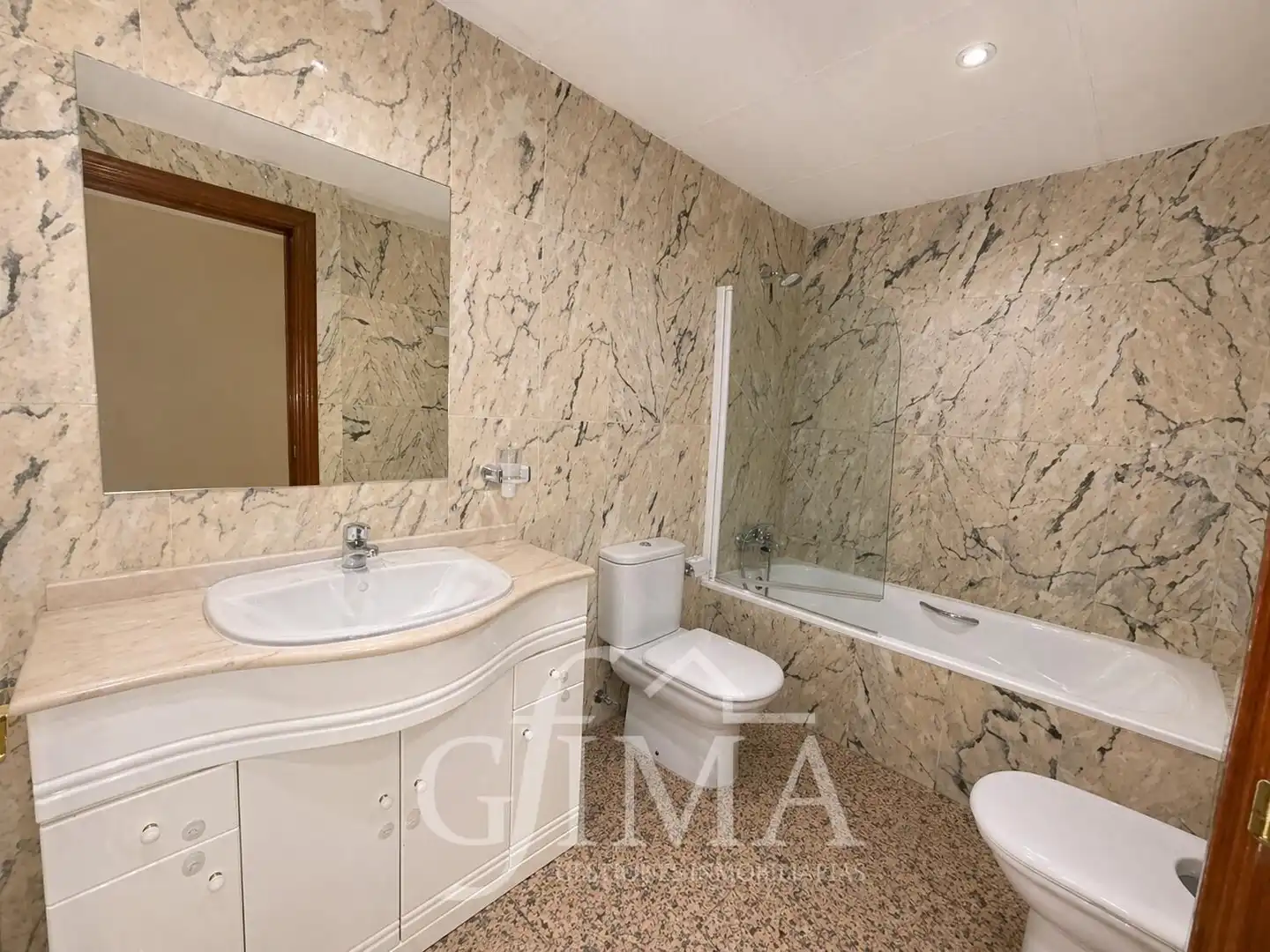 Bathroom of Flat for sale in Tomelloso  with Air Conditioner, Heating and Parquet flooring